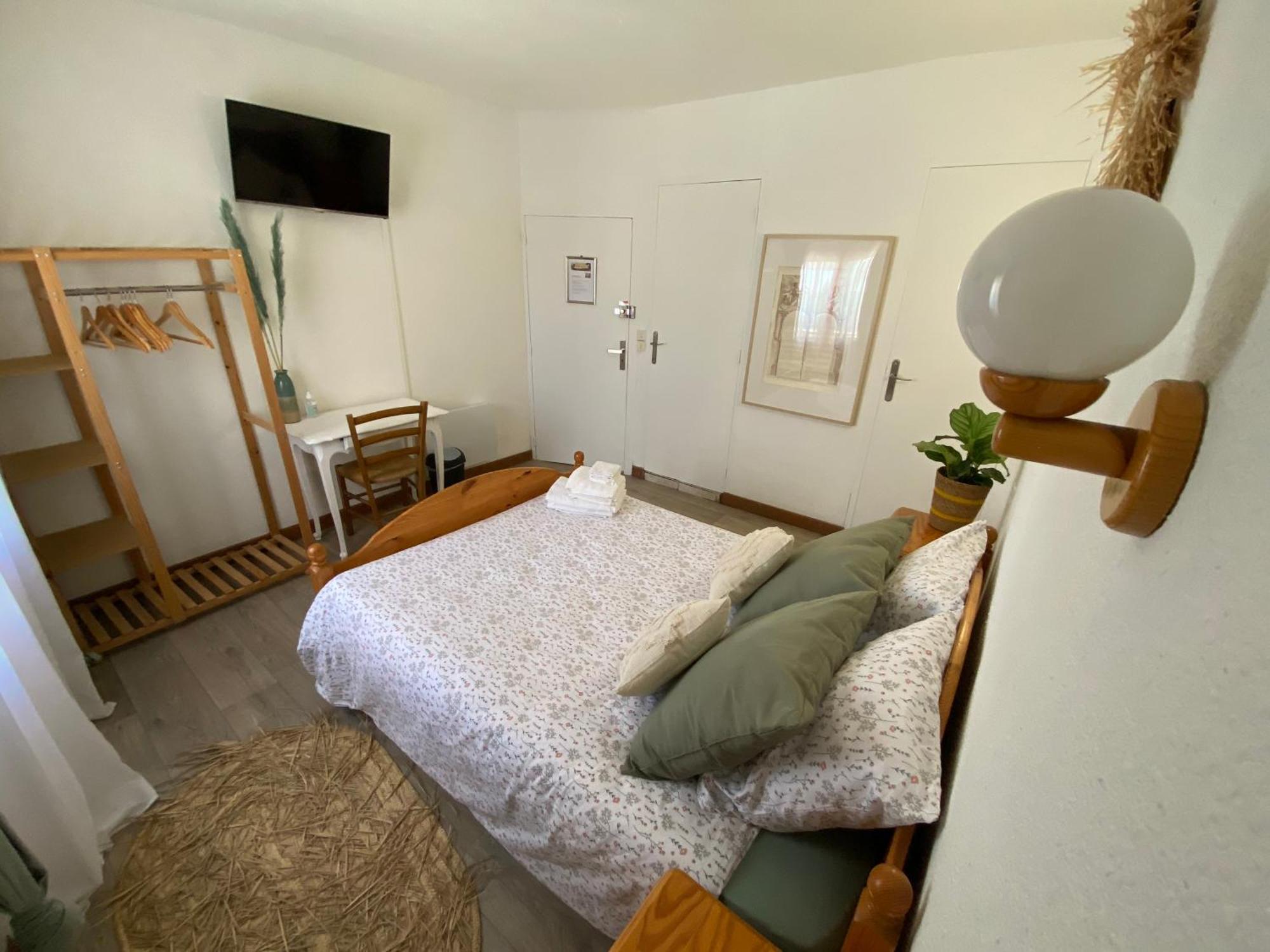Os-Thel, Chambres A Louer Tautavel Luaran gambar